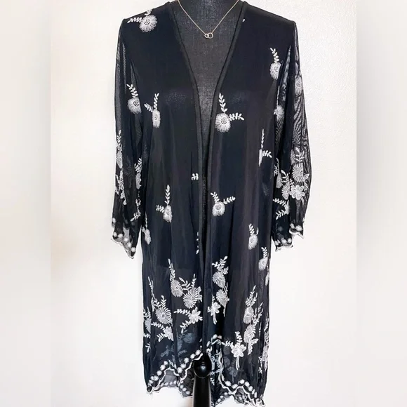 Pins and Needles Embroidered Black and White Sheer Kimono Size L - Picture 2 of 9